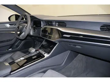 AUDI RS6 Avant 4.0 TFSI quattro Pano MatrixLED Head-U