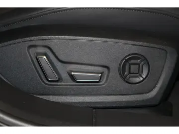 AUDI RS6 Avant 4.0 TFSI quattro Pano MatrixLED Head-U
