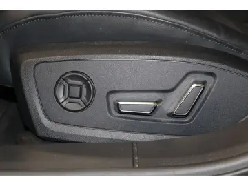 AUDI RS6 Avant 4.0 TFSI quattro Pano MatrixLED Head-U