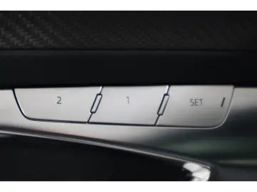 AUDI RS6 Avant 4.0 TFSI quattro Pano MatrixLED Head-U