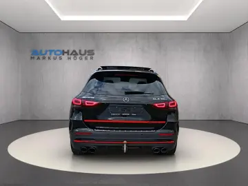 MERCEDES-BENZ GLA 45 S AMG  4Matic   LEDER   PANO   …