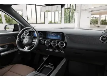 MERCEDES-BENZ GLA 220 d 4M AMG-Sport MLB 360 Pano Ni…