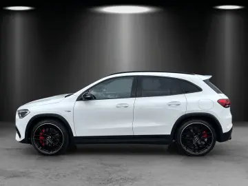 MERCEDES-BENZ GLA45 AMG DISTRO Perf.Sitz HUD Pano ML…