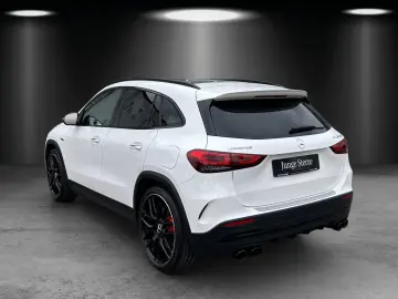 MERCEDES-BENZ GLA45 AMG DISTRO Perf.Sitz HUD Pano ML…