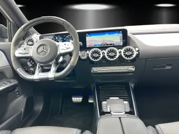 MERCEDES-BENZ GLA45 AMG DISTRO Perf.Sitz HUD Pano ML…