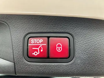 MERCEDES-BENZ GLA45 AMG DISTRO Perf.Sitz HUD Pano ML…