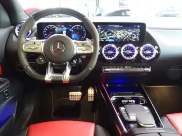 MERCEDES-BENZ GLA 45 AMG S 4M Magno Night Dist LED P…