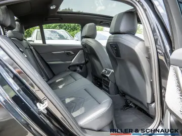 BMW 520d M-Sport Pro ACC HUD SITZBELÜFTUNG PANO 360