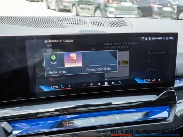 BMW 520d M-Sport Pro ACC HUD SITZBELÜFTUNG PANO 360