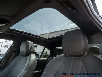 BMW 520d M-Sport Pro ACC HUD SITZBELÜFTUNG PANO 360