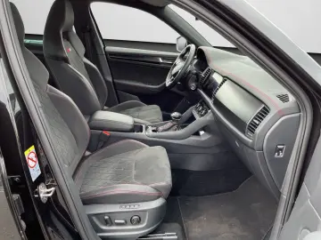 SKODA Kodiaq RS TSI RS DSG 4x4 AHK PANO NAVI RFK