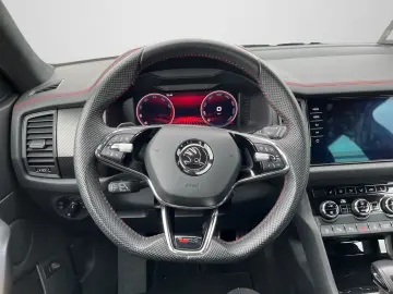 SKODA Kodiaq RS TSI RS DSG 4x4 AHK PANO NAVI RFK