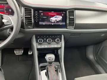 SKODA Kodiaq RS TSI RS DSG 4x4 AHK PANO NAVI RFK