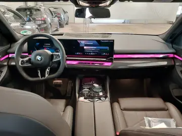 BMW 520i Limo M Sport StHzg PANO H&K DA  360  AD-LED