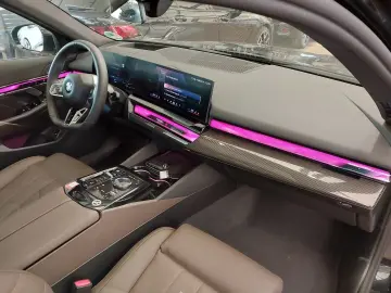 BMW 520i Limo M Sport StHzg PANO H&K DA  360  AD-LED