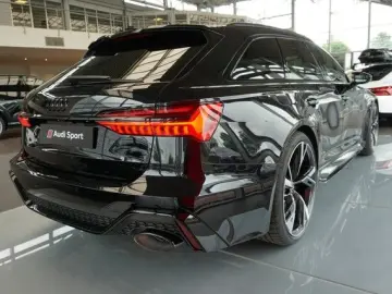 AUDI RS6 Avant 4.0 TFSI quattro Pano Matrix B&O ACC A