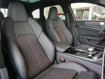 AUDI RS6 Avant 4.0 TFSI quattro Pano Matrix B&O ACC A