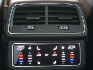 AUDI RS6 Avant 4.0 TFSI quattro Pano Matrix B&O ACC A