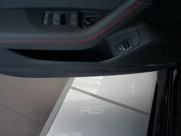AUDI RS6 Avant 4.0 TFSI quattro Pano Matrix B&O ACC A
