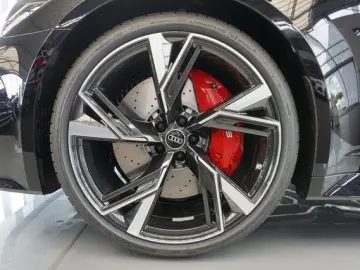 AUDI RS6 Avant 4.0 TFSI quattro Pano Matrix B&O ACC A