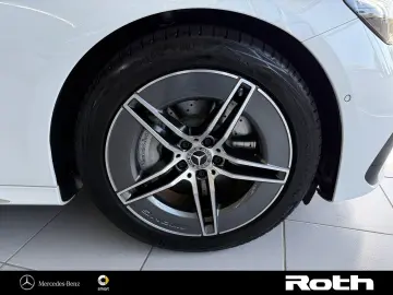 MERCEDES-BENZ E220d AMG Distronic Panorama WinterP K…