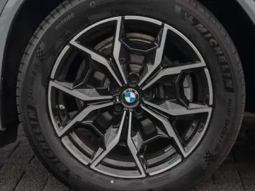 BMW X4 xDrive20i M Sportpaket AHK. RfKam. HiFi adLED