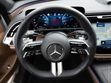 MERCEDES-BENZ E 200 4M AMG-Sport Super Pano Burm Distr Night