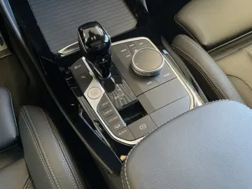BMW X4 xDr30i M Sport Pano AHK Laser H K HUD LivePro