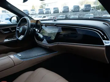 MERCEDES-BENZ E 220 d 4M AMG-Sport Super Pano Burm D…