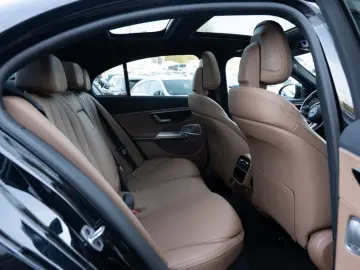 MERCEDES-BENZ E 220 d 4M AMG-Sport Super Pano Burm D…