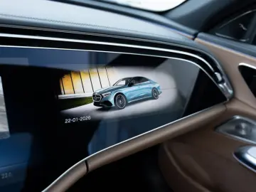 MERCEDES-BENZ E 220 d 4M AMG-Sport Super Pano Burm D…