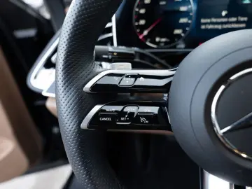 MERCEDES-BENZ E 220 d 4M AMG-Sport Super Pano Burm D…