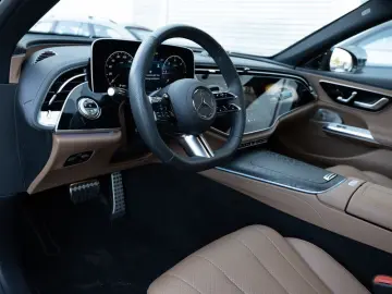 MERCEDES-BENZ E 220 d 4M AMG-Sport Super Pano Burm D…