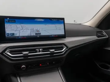BMW 318i GeschwindigReg DAB PDC Widscreen Cockpit