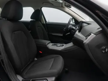 BMW 318i GeschwindigReg DAB PDC Widscreen Cockpit