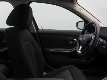 BMW 318i GeschwindigReg DAB PDC Widscreen Cockpit