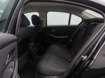 BMW 318i GeschwindigReg DAB PDC Widscreen Cockpit