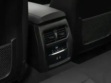BMW 318i GeschwindigReg DAB PDC Widscreen Cockpit