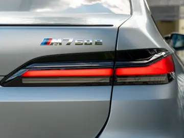 BMW M760e INDIVIDUAL.TOPZUSTAND.B&W.EX.DRIVE.5 100