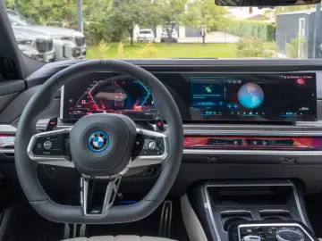 BMW M760e INDIVIDUAL.TOPZUSTAND.B&W.EX.DRIVE.5 100