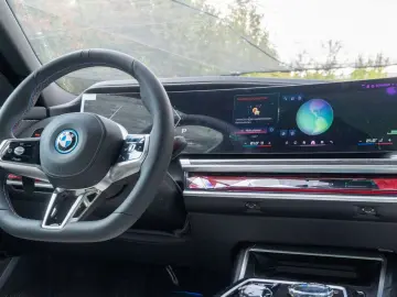 BMW M760e INDIVIDUAL.TOPZUSTAND.B&W.EX.DRIVE.5 100