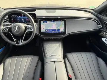 MERCEDES-BENZ E 220 Exclusive Plus 360  HEAD UP BURM…