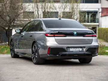 BMW i7 60 M SPORT.KRISTALL.TWO-TONE.TV.AUTOTÜR.FOND