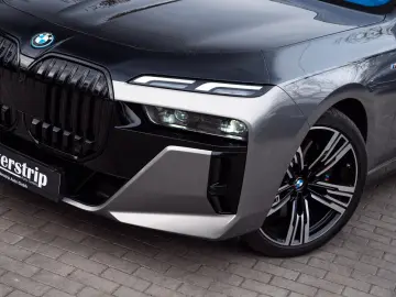 BMW i7 60 M SPORT.KRISTALL.TWO-TONE.TV.AUTOTÜR.FOND