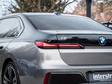 BMW i7 60 M SPORT.KRISTALL.TWO-TONE.TV.AUTOTÜR.FOND