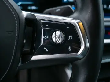 BMW i7 60 M SPORT.KRISTALL.TWO-TONE.TV.AUTOTÜR.FOND