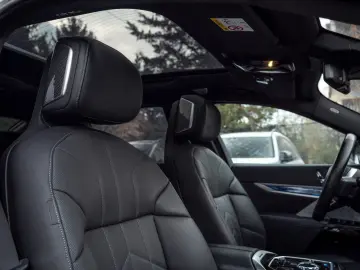 BMW i7 60 M SPORT.KRISTALL.TWO-TONE.TV.AUTOTÜR.FOND