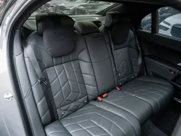 BMW i7 60 M SPORT.KRISTALL.TWO-TONE.TV.AUTOTÜR.FOND