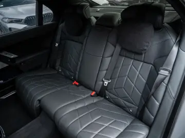 BMW i7 60 M SPORT.KRISTALL.TWO-TONE.TV.AUTOTÜR.FOND