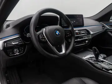 BMW 530e ACC 360  HUD DAB Memory Alarm Leder Sport